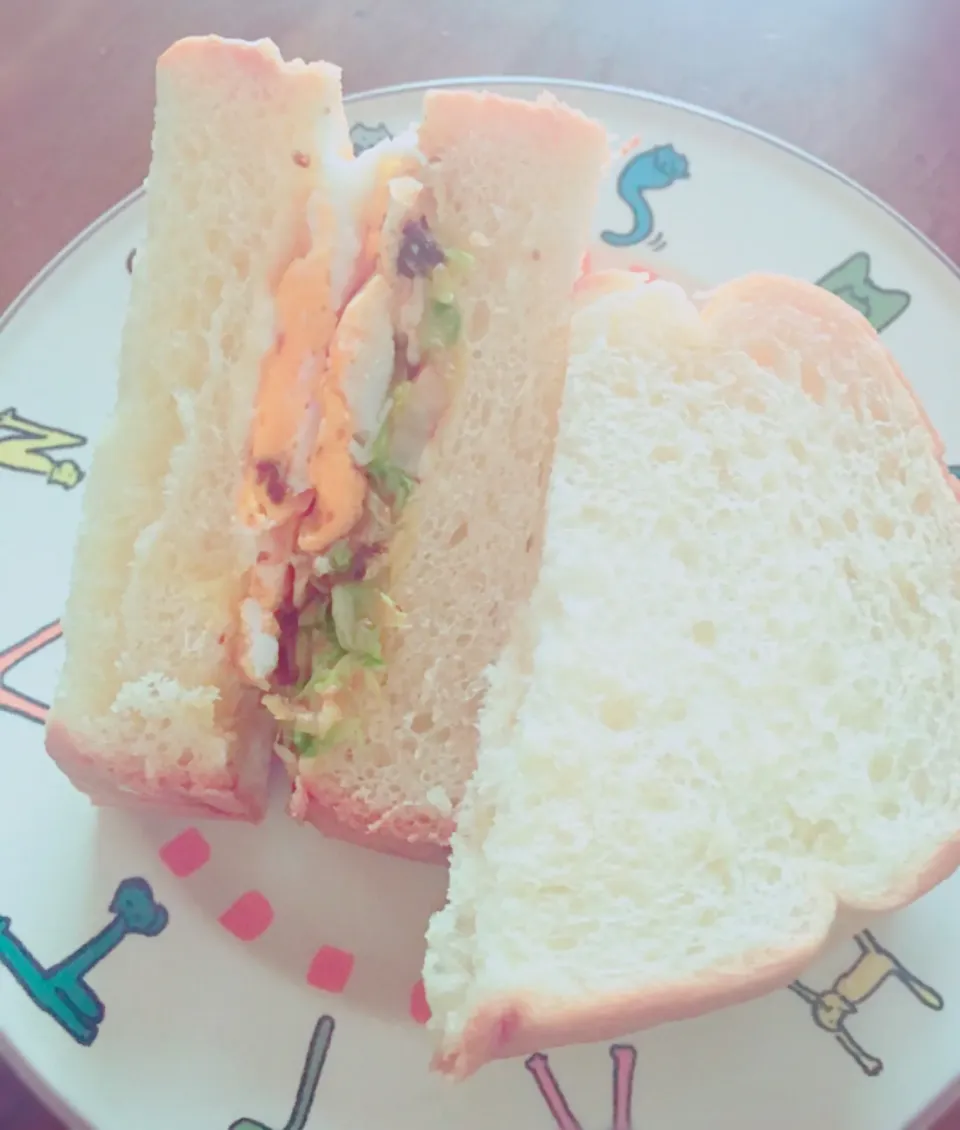 朝ごはん🍞
カレー味キャベツのタマゴパン♬|しろこ🐾໊さん