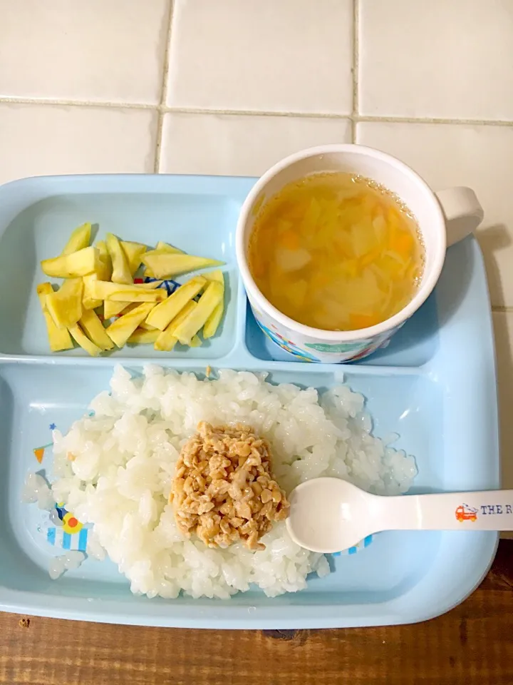 離乳食 後期 朝ごはん
＊納豆ごはん
＊さつまいもスティック
＊野菜スープ|さとみさん