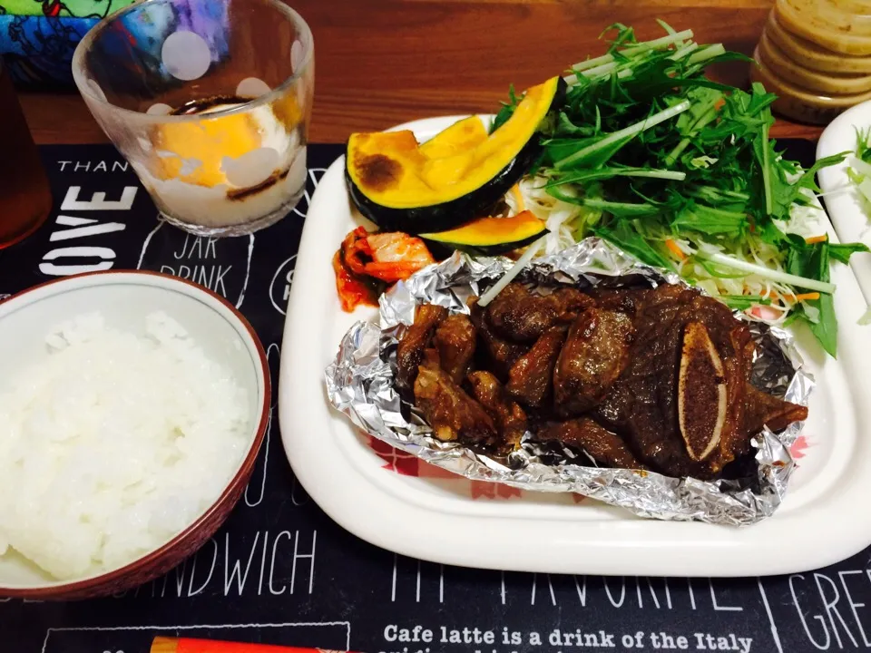 Snapdishの料理写真:骨つきカルビ🍖サガリ 定食|はるるさん