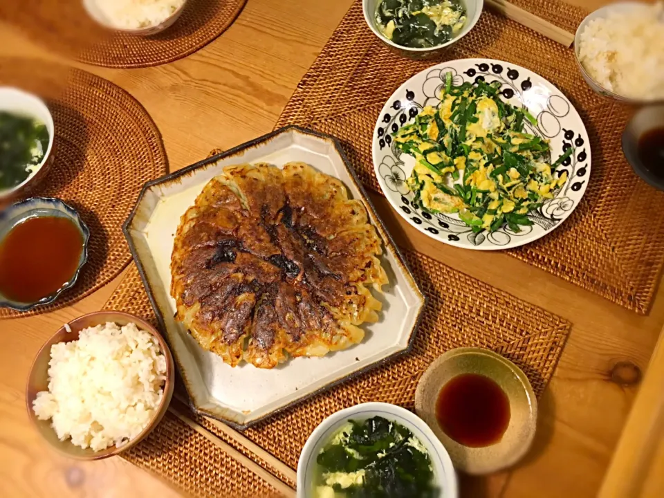 餃子ニラ玉定食|みけさん