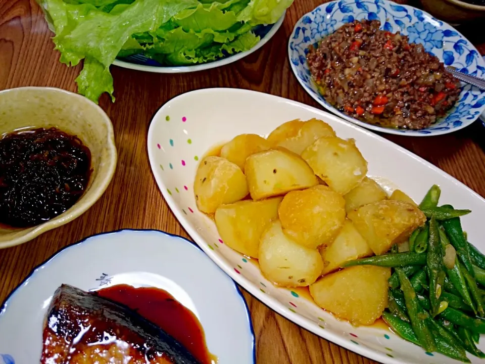 ・肉味噌のレタス包み
・じゃがいもといんげん豆の炒め煮
・もずく酢
・鰤の照り焼き|ようかんさん