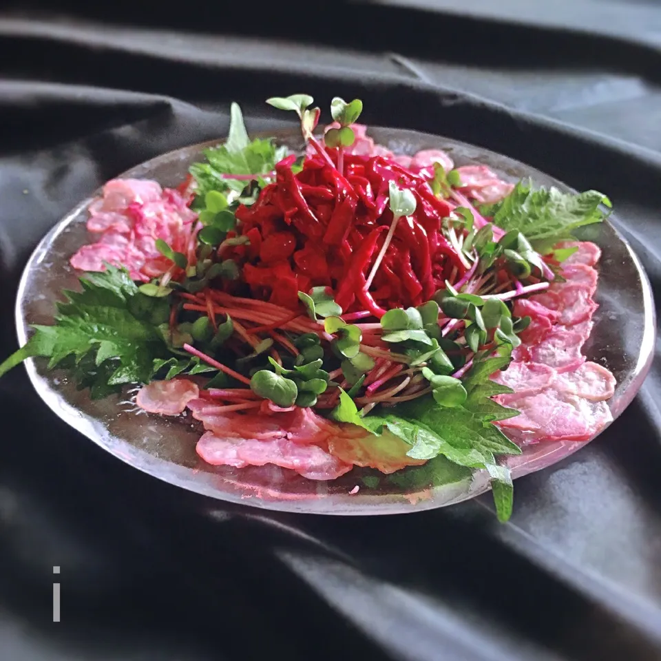 赤い切り干し大根のヨーグルトサラダ 【Dried red Japanese radish strips yoghurt salad 】|izoomさん