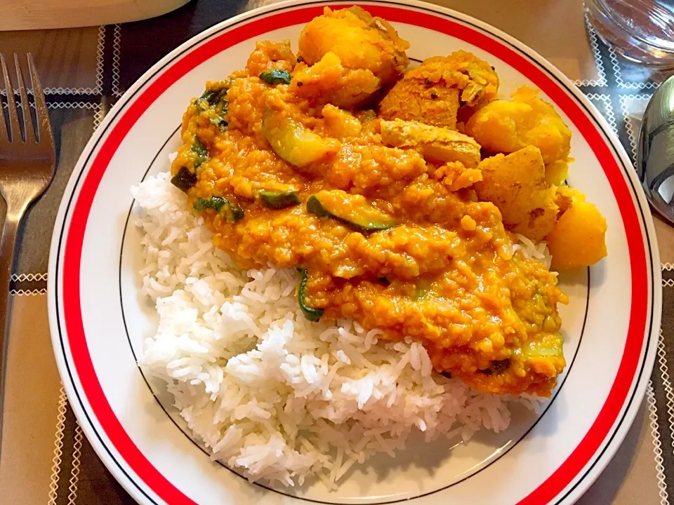 Very tasty homemade Dahl with fluffy basmati rice. Curry me happy!|Tony Stewartさん