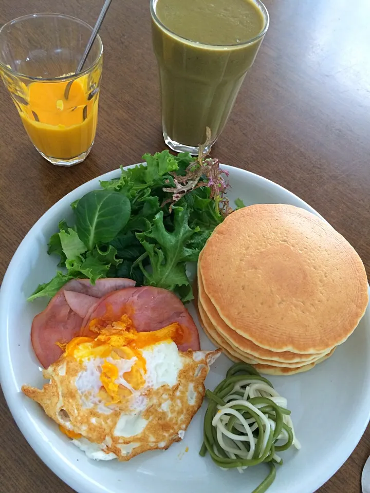 今日の朝ごはんはちゃんとパンケーキを焼きました〜🍞|Akemi Alexandruさん