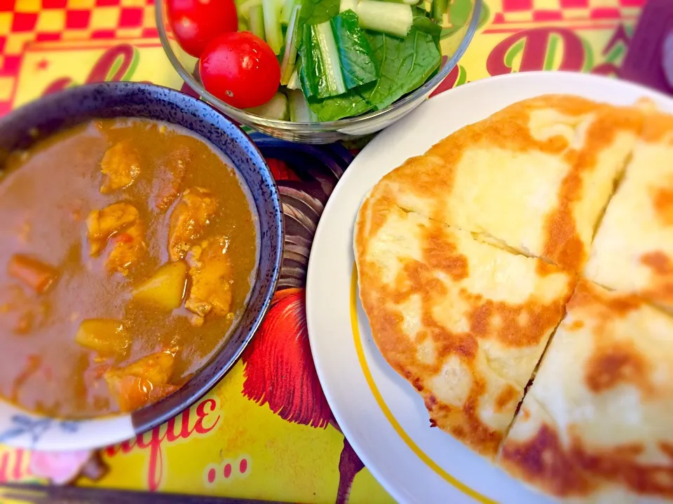 自分でもカレーとチーズクルチャ！溶けるチーズが足りず、クリームチーズを入れたら、やっぱり伸びない、、、|江坂慎子さん