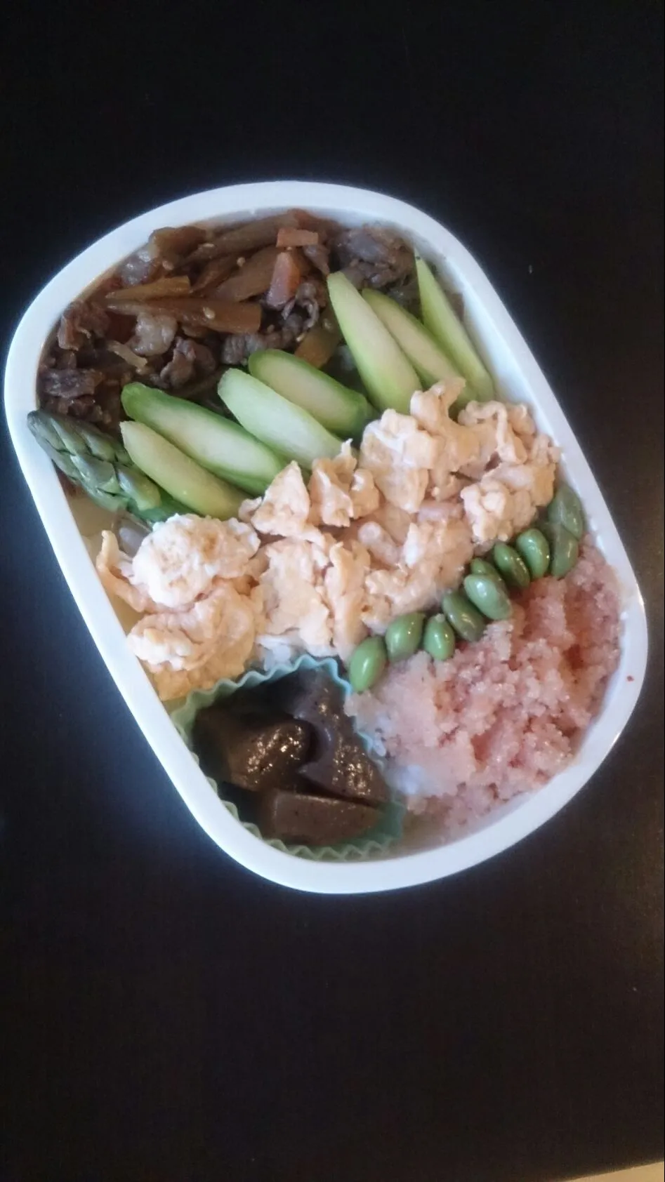 Snapdishの料理写真:今日は手抜き弁当(^o^;)

ゴボウと牛肉の時雨煮・明太子・卵の丼|ゆかさん