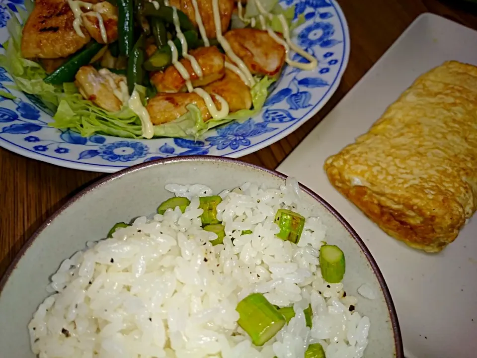 ・鶏胸肉の甘酢炒め
・出し巻き卵
・アスパラご飯|ようかんさん