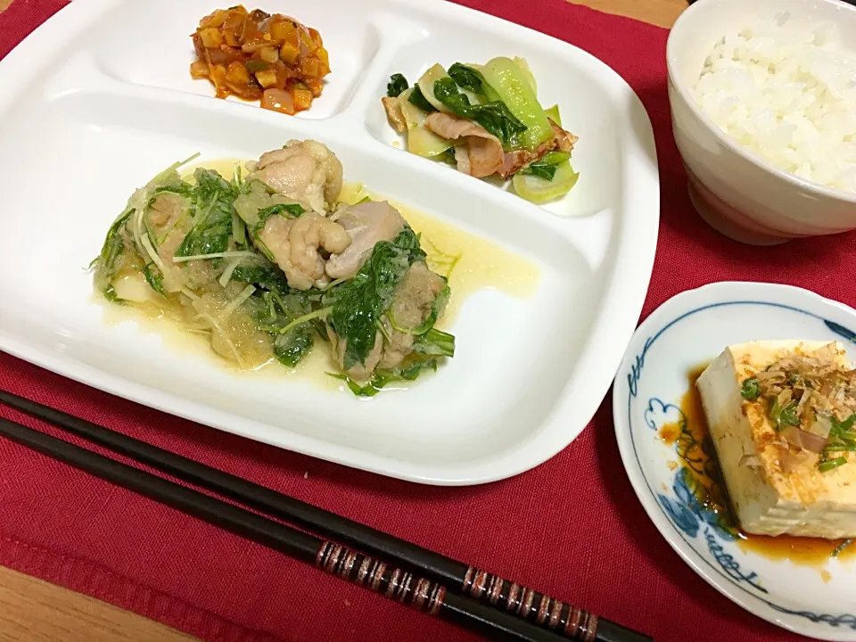 鶏肉と水菜のみぞれ煮
ラタトゥイユ
ベーコンと青梗菜のオイスター炒め
冷奴|まりさん