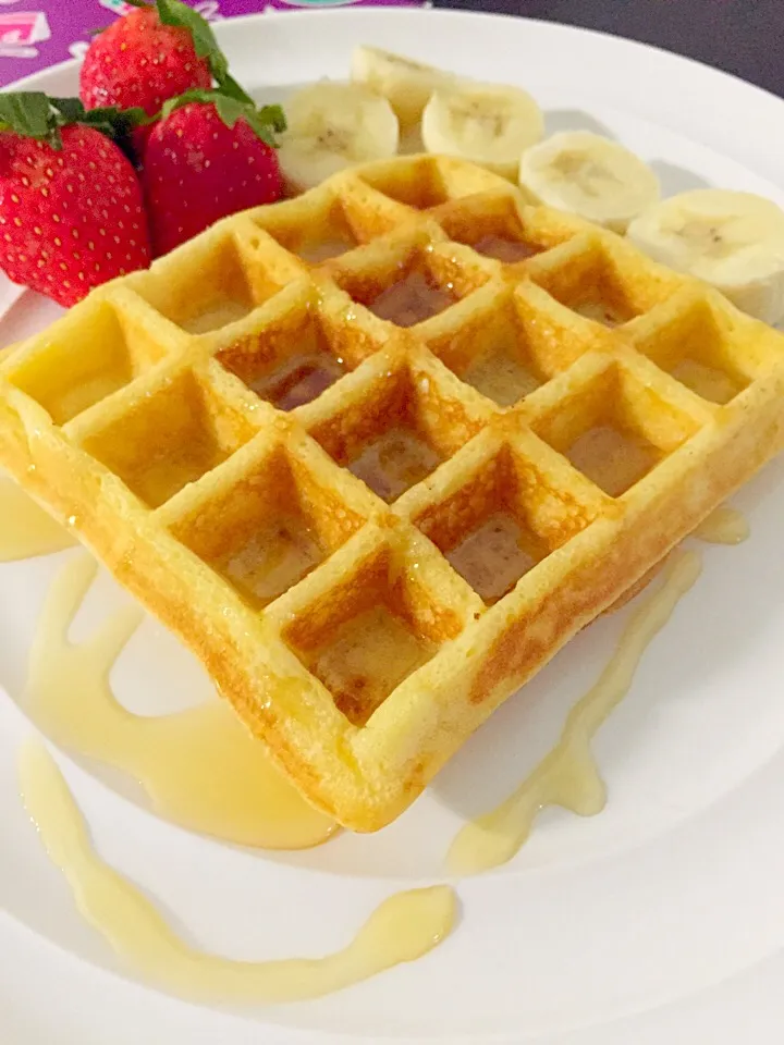 Waffles 🐝with honey|Tari's Kitchenさん