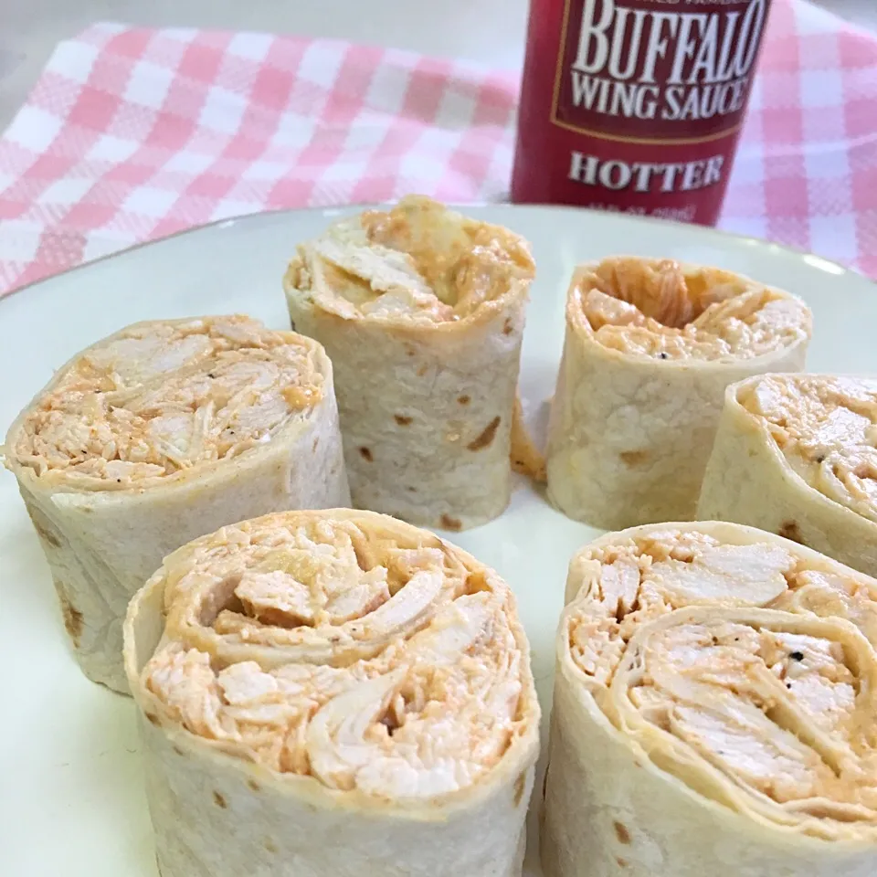 Buffalo Chicken Roll-Ups|gonbenさん