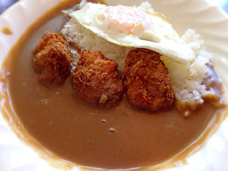 スペシャルカレー  伝統の味（ヒレカツ、目玉焼き乗り）🍛|ゆうじ.さん