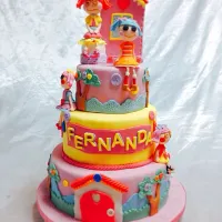 Snapdishの料理写真:Fondant Cake lalaloopsy|Marisa Gushikenさん