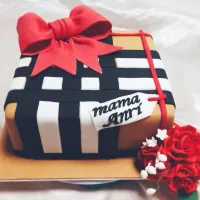 Snapdishの料理写真:Burberry fondant cake|Marisa Gushikenさん