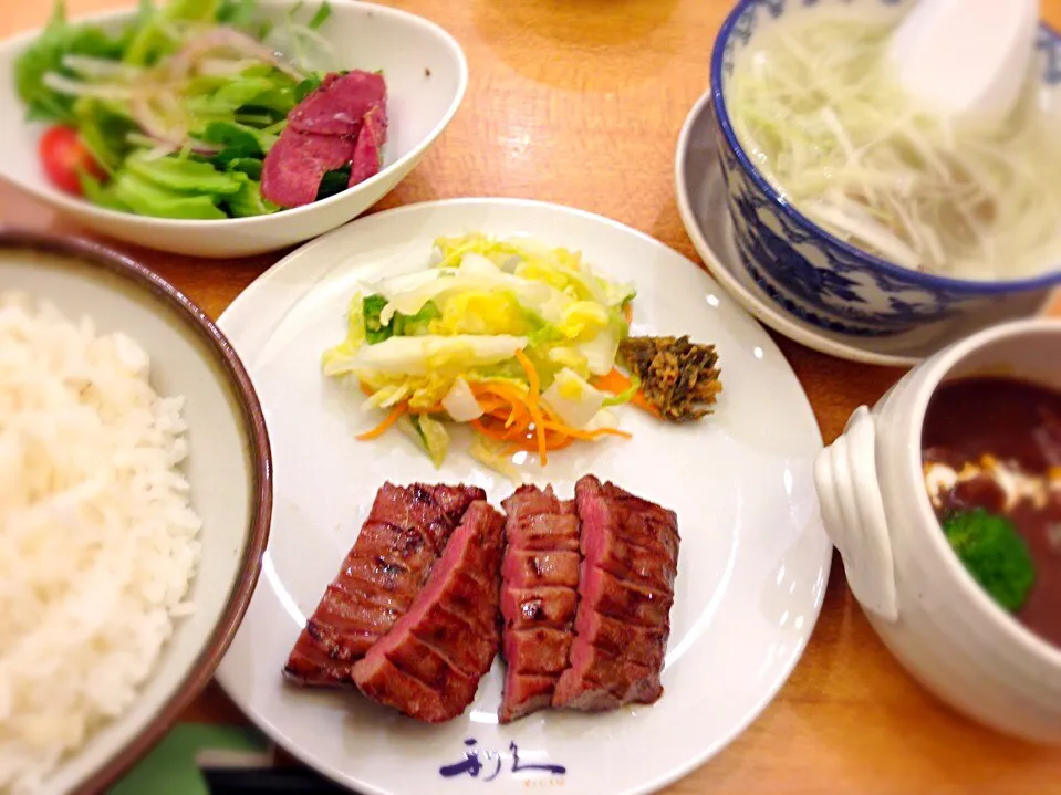 牛タン定食とタンシチュー|チカさん