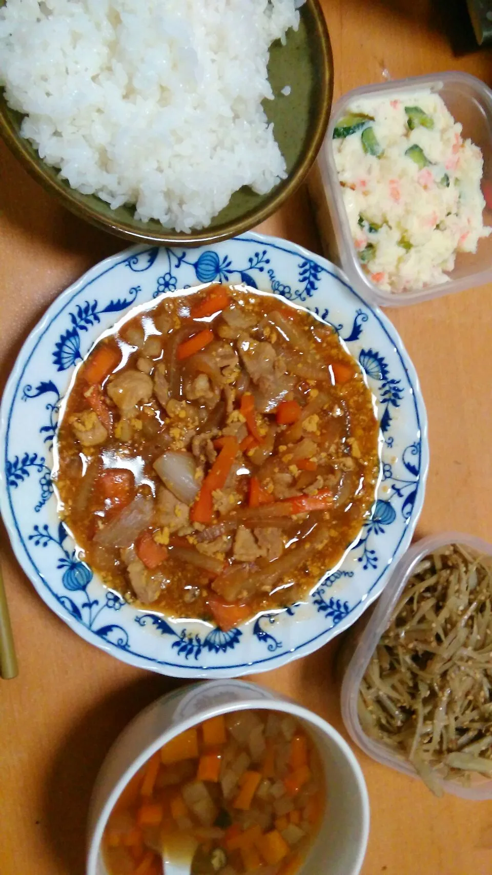 ご飯
中華炒め
スープ
ぽてさら
きんぴらごぼう|ざきさん