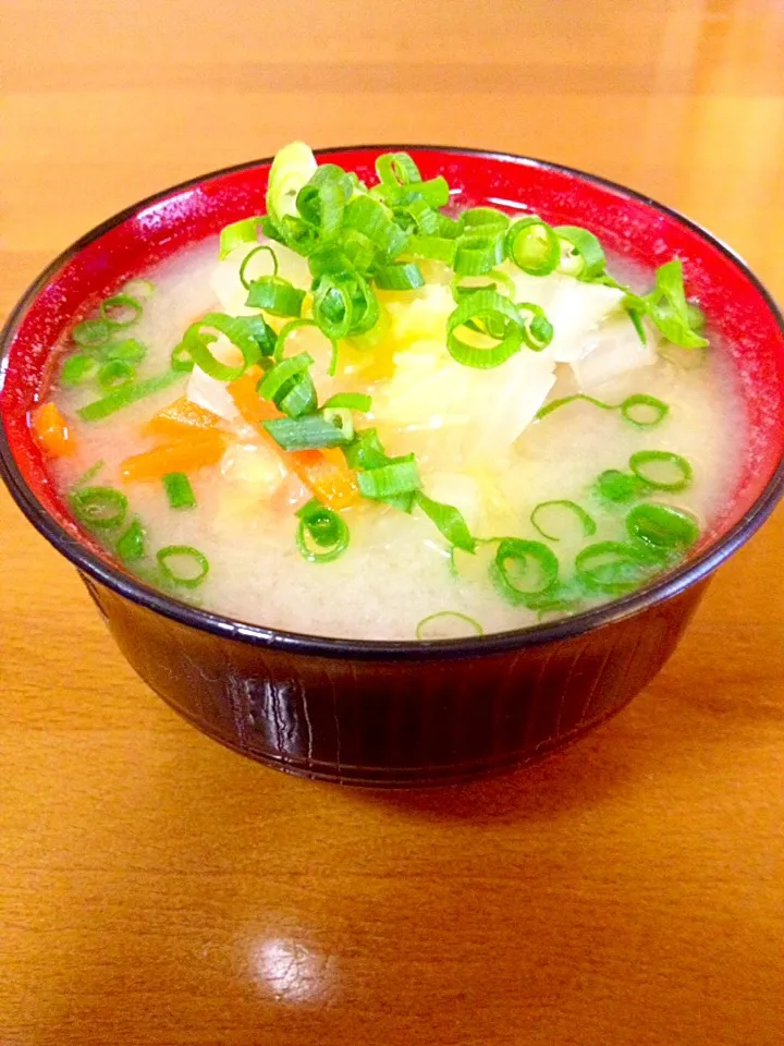 具だくさん味噌汁🎵今年も暑い日も飲みます😄熱中症防止に。|まいりさん