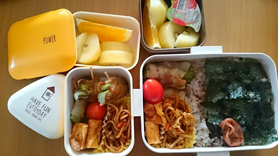 Snapdishの料理写真:おかずが…足りない😅ごめんね弁当|hilocoさん