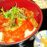 揚げ豚チリソース丼|かいさん