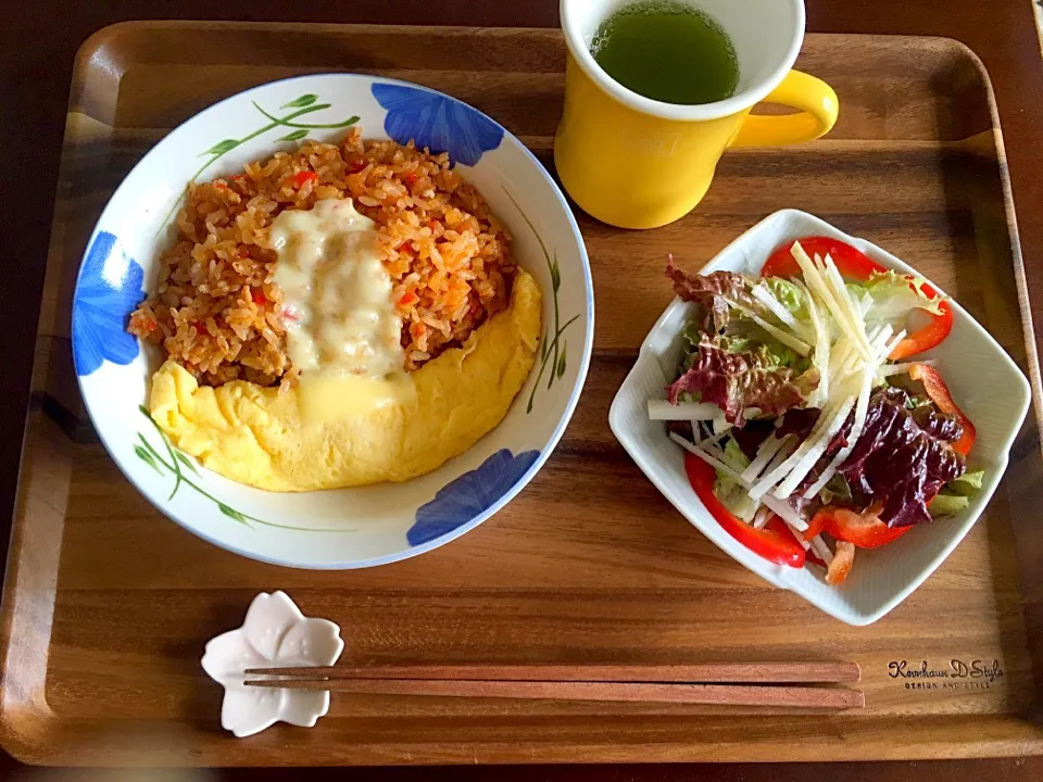 Snapdishの料理写真:三日月オムライス♪|りーさん