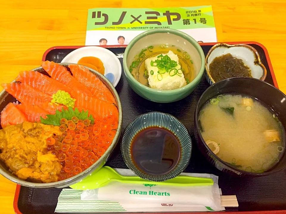 贅沢丼1800円|肉大好きさん