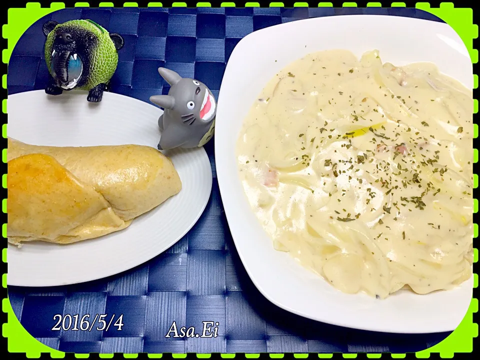 Snapdishの料理写真:🌞🍴lunch
🍝手打ちパスタのクリームPasta
🍞自家製バターロール|Asa Eiさん