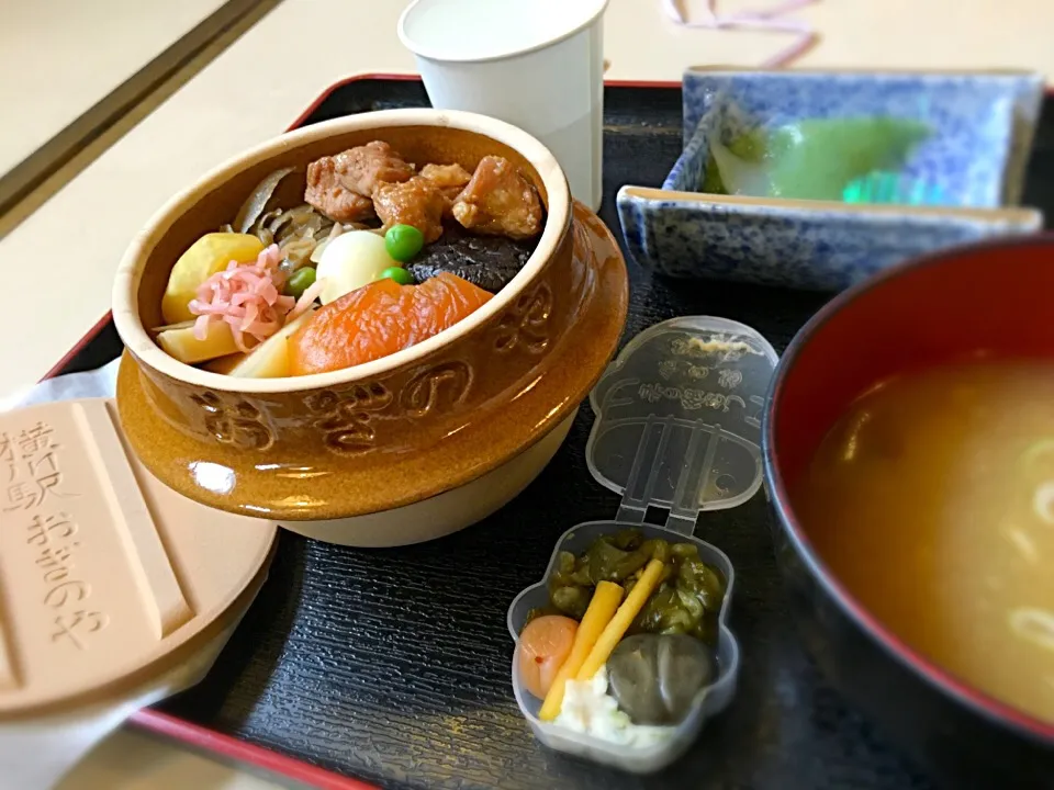 Snapdishの料理写真:おぎのやの釜飯|りえさん