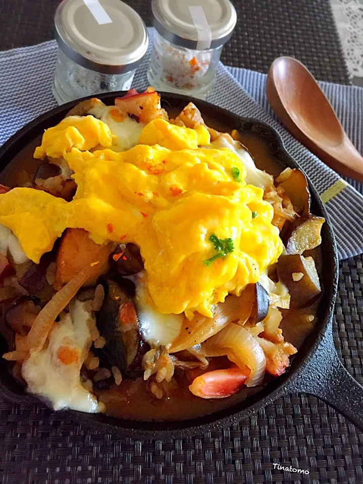 Snapdishの料理写真:ふわふわ卵乗せ洋風シーフード焼きおじや！|Tina Tomoko😋さん