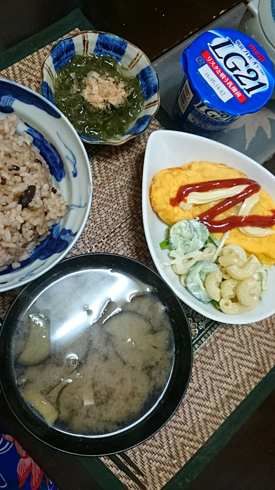 めかふ＆オムレツ＆茄子の味噌汁|まぐろさん