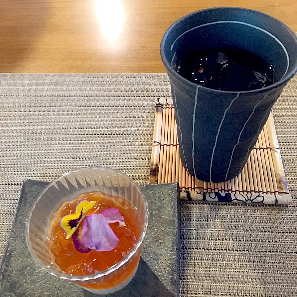 Snapdishの料理写真:水出しコーヒー&お紅茶のゼリー❤︎|Seikoさん