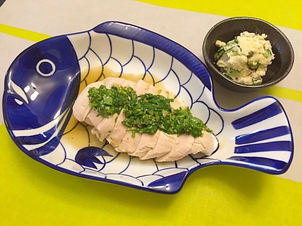 おからサラダと、茹で胸肉🐔の胡麻油ナンプラー＆パクチー掛けで…体重減を目指します✊|にゃあ（芸名）さん