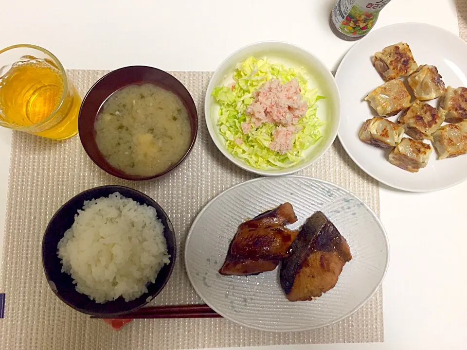 Snapdishの料理写真:🌟5/6
#ブリの照り焼き
#焼売
#みそ汁
#サラダ
#ご飯|みみさん