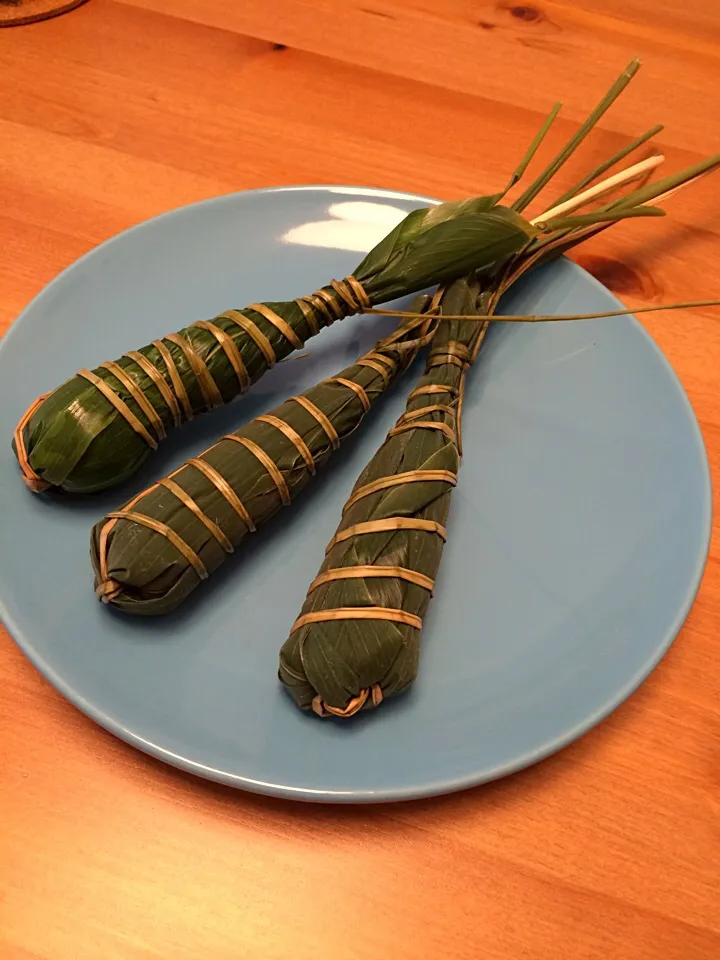 Snapdishの料理写真:近所の和菓子屋の粽😆季節のものはテンション上がるね😆😆😆|Sanjiさん