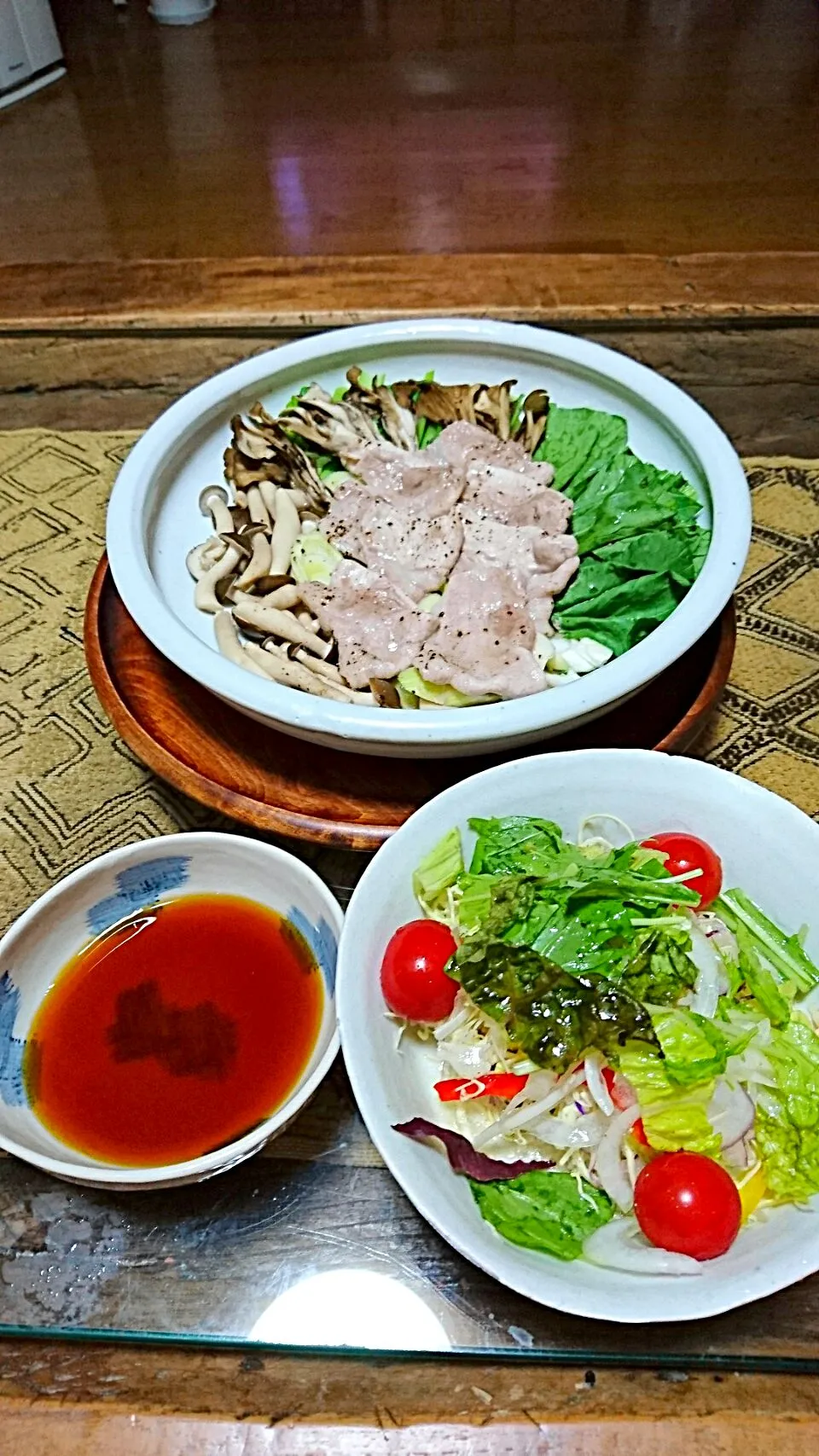 豚肉と野菜の酒蒸しとサラダ|よちやまさん