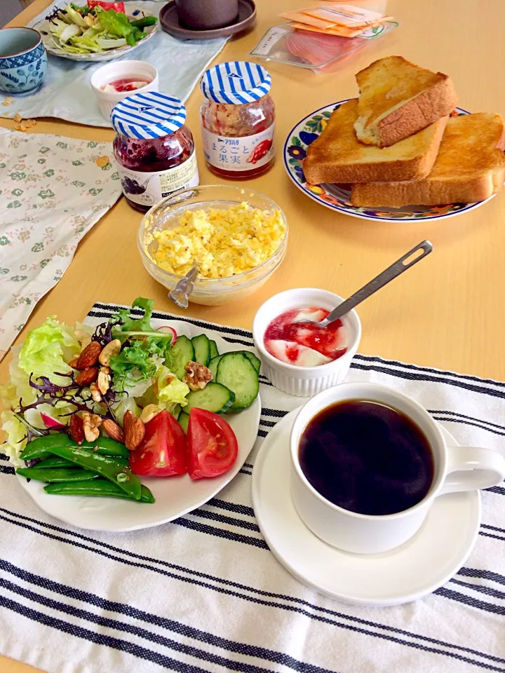 今日の朝ごはん   野菜モリモリ食べよう！|小野田未歩さん