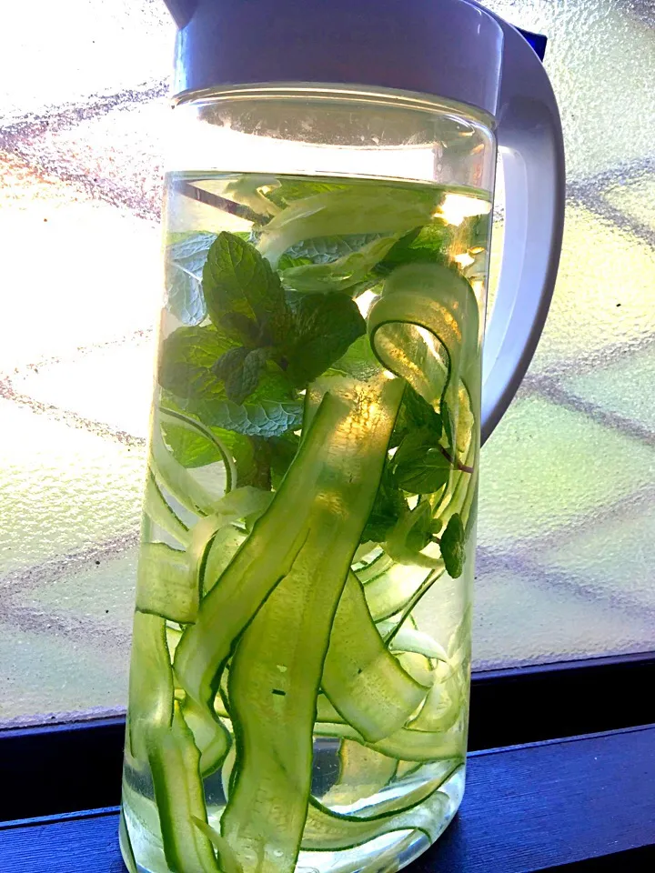 Detox Water - Fresh mint, celery and cucumber|Hiromi Miyauchiさん