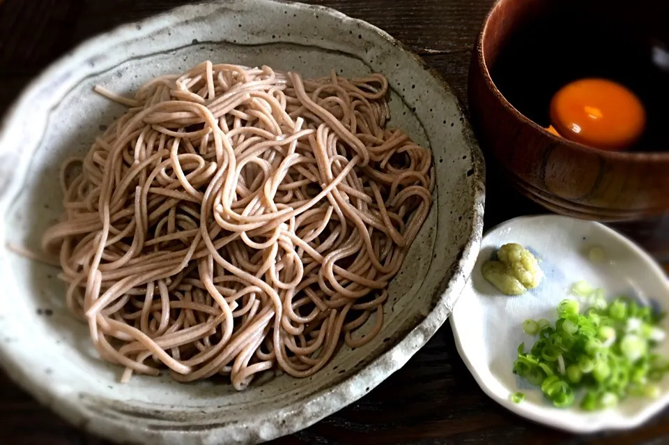 Snapdishの料理写真:昼、また麺類❣️
  お家で 「熱盛り蕎麦」|muutさん