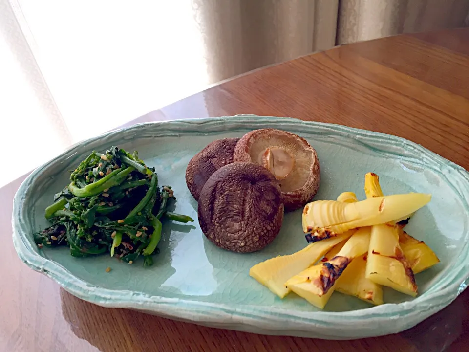 菜の花ごま和え、焼きしいたけ、焼きたけのこ♪|なちこさん