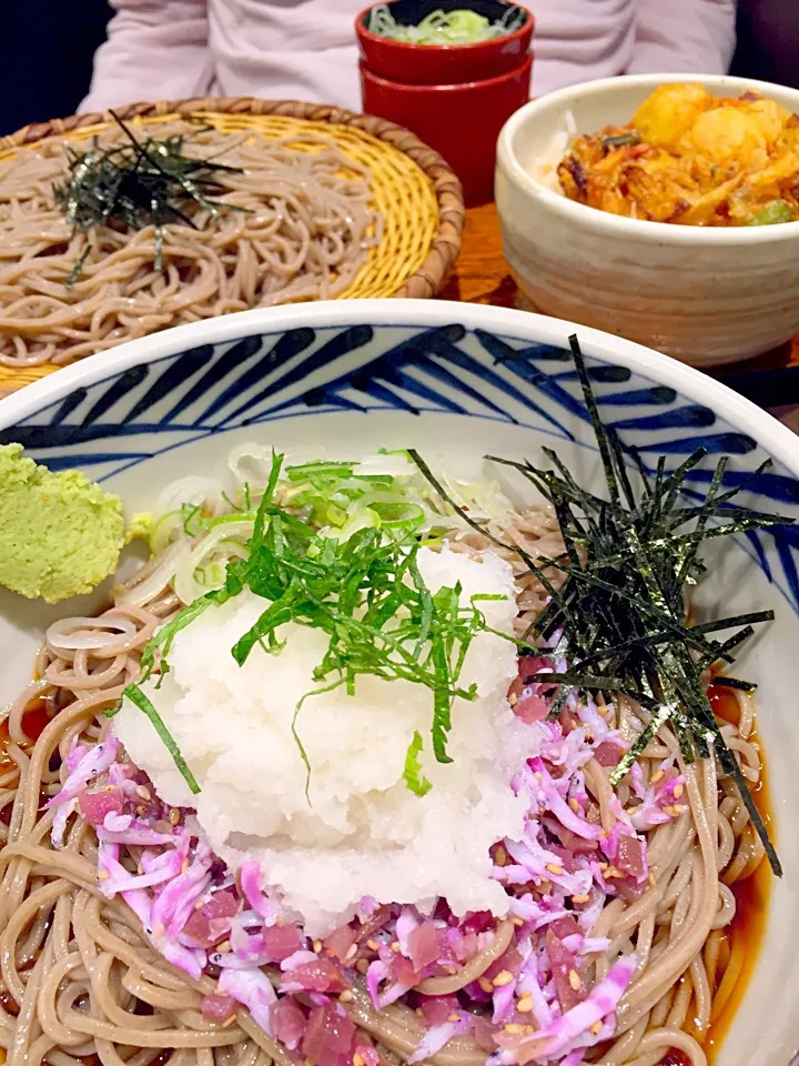 Snapdishの料理写真:梅しらす蕎麦&かき揚げ丼、ざる蕎麦|ふくぷくさん