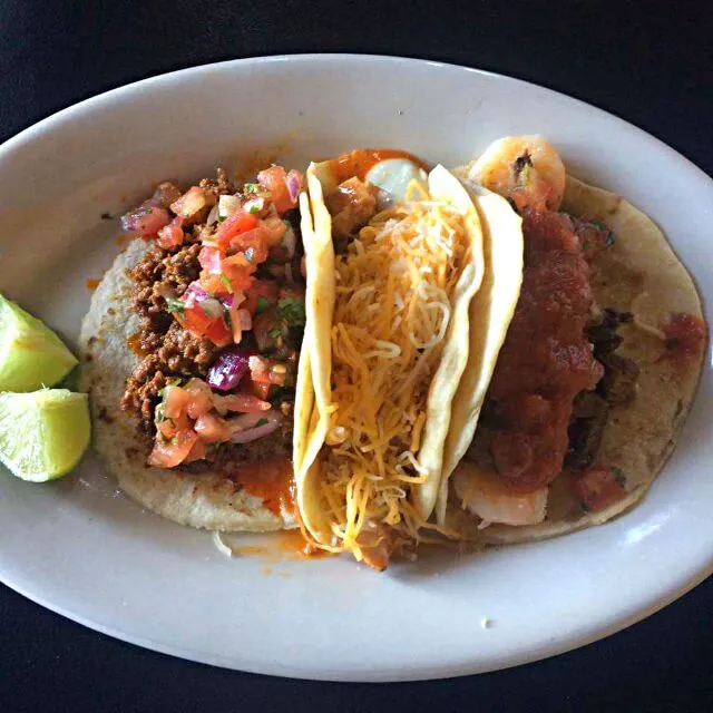 🍈↘↙🍈↖↗🍈↘↙🍈↖↗🍈
🍈↗🍈Taco Trio Plate 🍈↖🍈 #Lunch Date with my daughter ↙↘Taco Chops Cantina in Baton Rouge Louisiana ↘↙↘↙↘↙↘
 #Mexican cuisine #Main dish 
 #Pork #Be|Alisha GodsglamGirl Matthewsさん