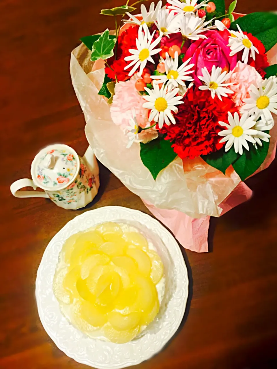 Snapdishの料理写真:🌸桃のヨーグルトケーキ🌸|ぐぅーさん