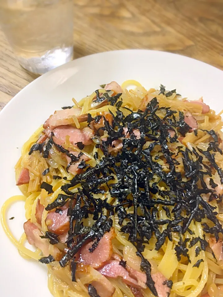 夜食
・なめ茸とベーコンのパスタ|akiさん