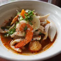 Snapdishの料理写真:Rice noodle in seafoods Tom Yum soup|Farkfun Duriyasartさん