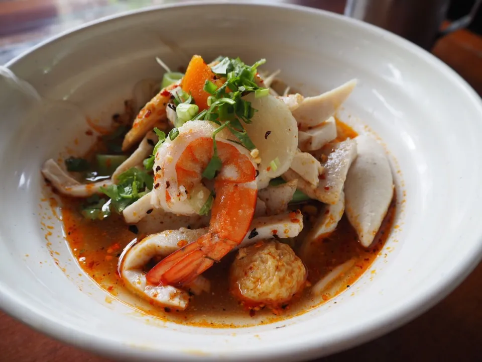 Rice noodle in seafoods Tom Yum soup|Farkfun Duriyasartさん