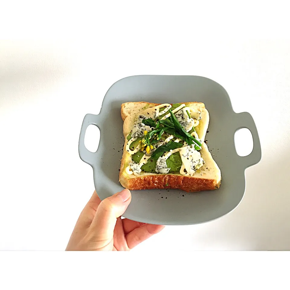 Avocado & Gorgonzola Toast 🧀🌿|welcomeizumiさん