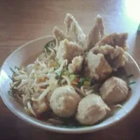 Snapdishの料理写真:Bakso Kuah Sapi From Indonesia.. very popular 😁 #Indonesian cuisine #Breakfast/Brunch|Roy Putra Liemさん