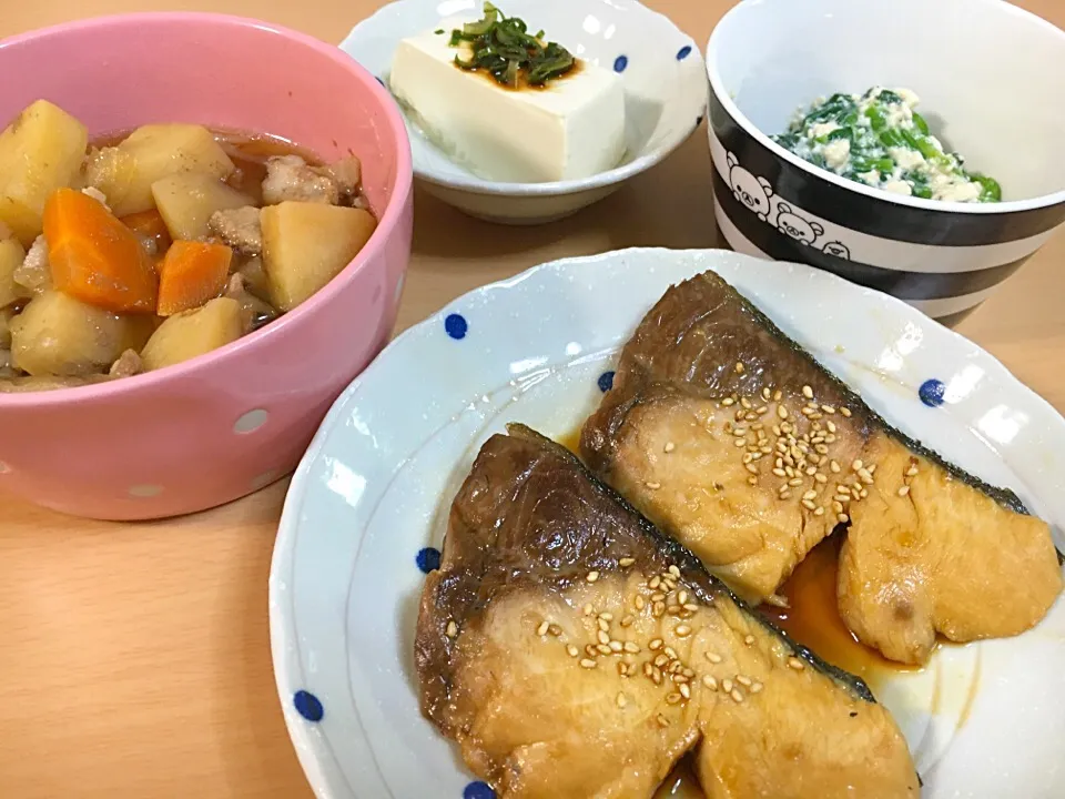 さばの照り焼き
肉じゃが
ほうれん草の白和え|なちゅきさん