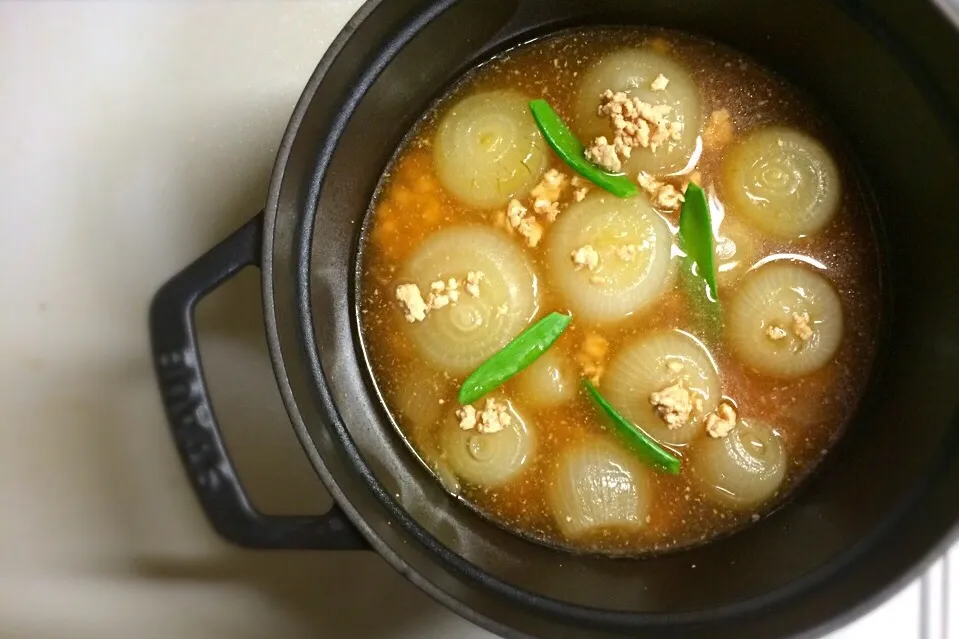 新玉ねぎの鶏そぼろ煮|ぷにさんさん