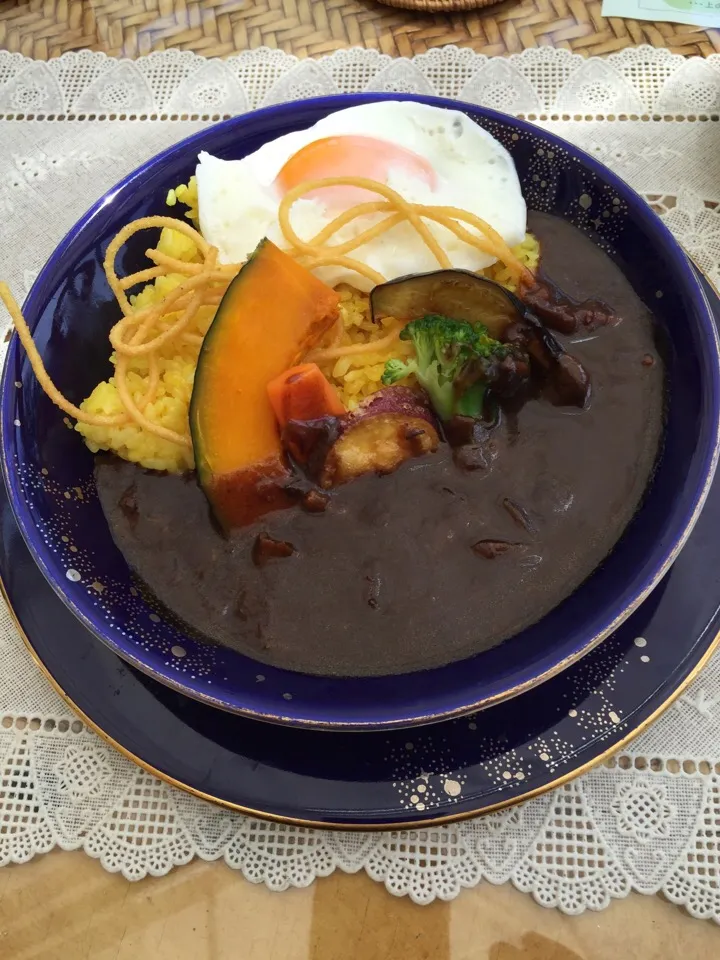 特製カレー（目玉焼き付き）|おっちさん