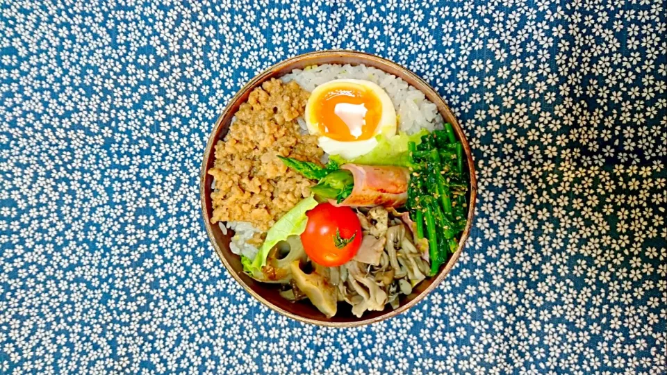 肉味噌と煮卵のっけ弁当|ちるちるさん