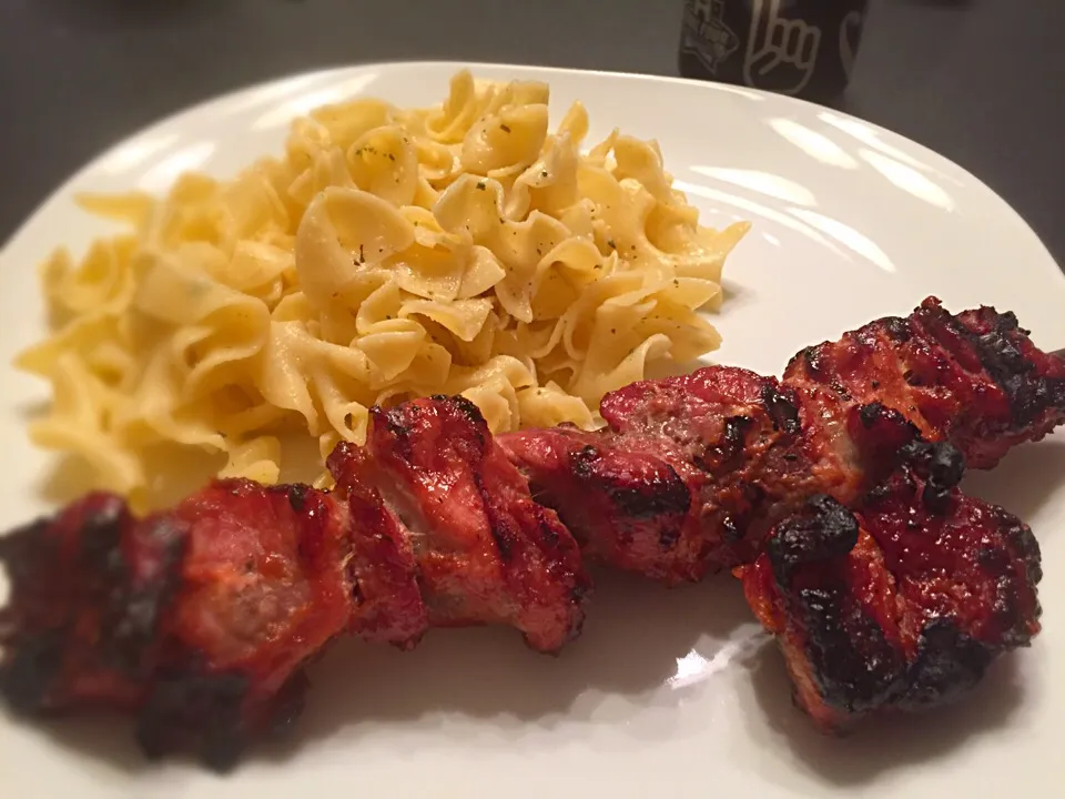 Pork skewers with Peanut butter BBQ sauce and gator butter noodles|TJ McAfoosさん